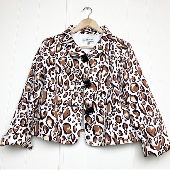 Andre Oliver White Brown Animal Print Cropped Large Button Jacket Women’s Size 6 - Picture 1 of 4